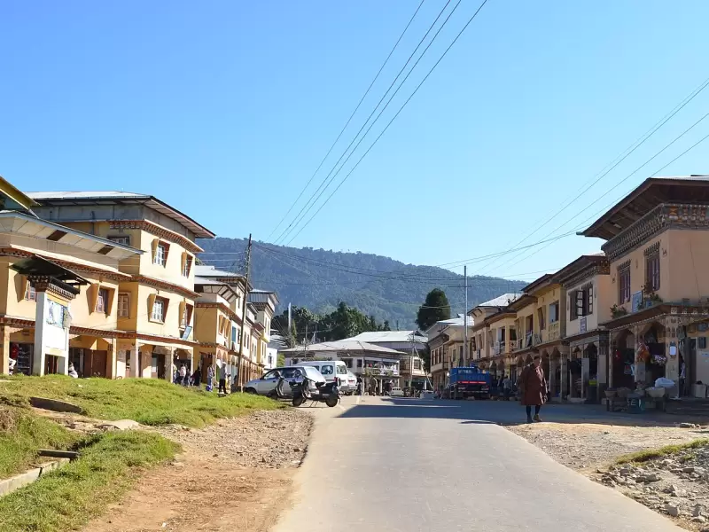 The main street of Damphu, the town of Tsirang district